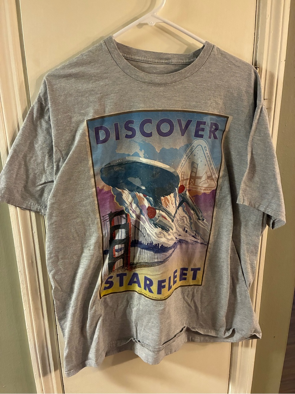 Men's Short Sleeve T-Shirt Crew Neck Discover Starfleet Graphic Tee Size XL Gray